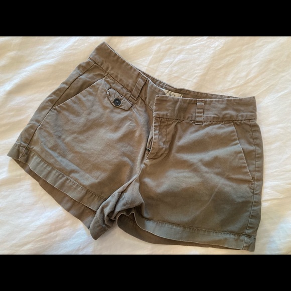 Bundle of 3 pairs of women’s size 4 shorts - Picture 4 of 9